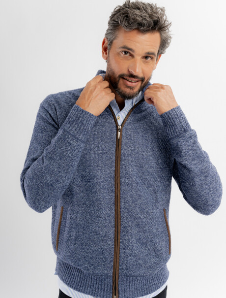 Campera tejida jaspeada azul