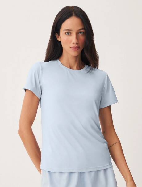 CAMISETA DEPORTIVA CON PROTECCIÓN UV CELESTE