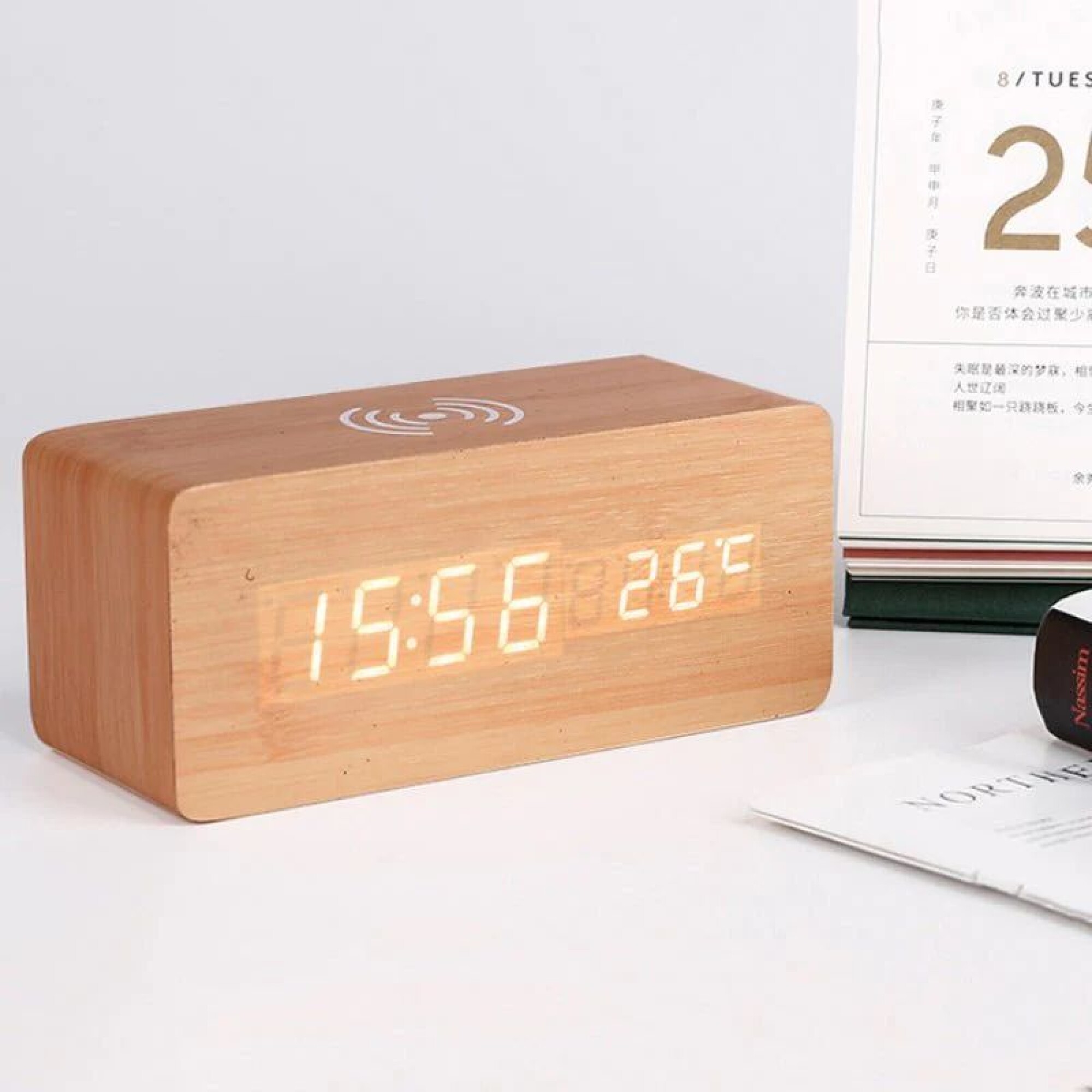 Reloj despertador Digital de madera con carga inalámbrica