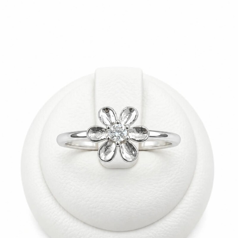 Anillo con flor al centro Anillo con flor al centro