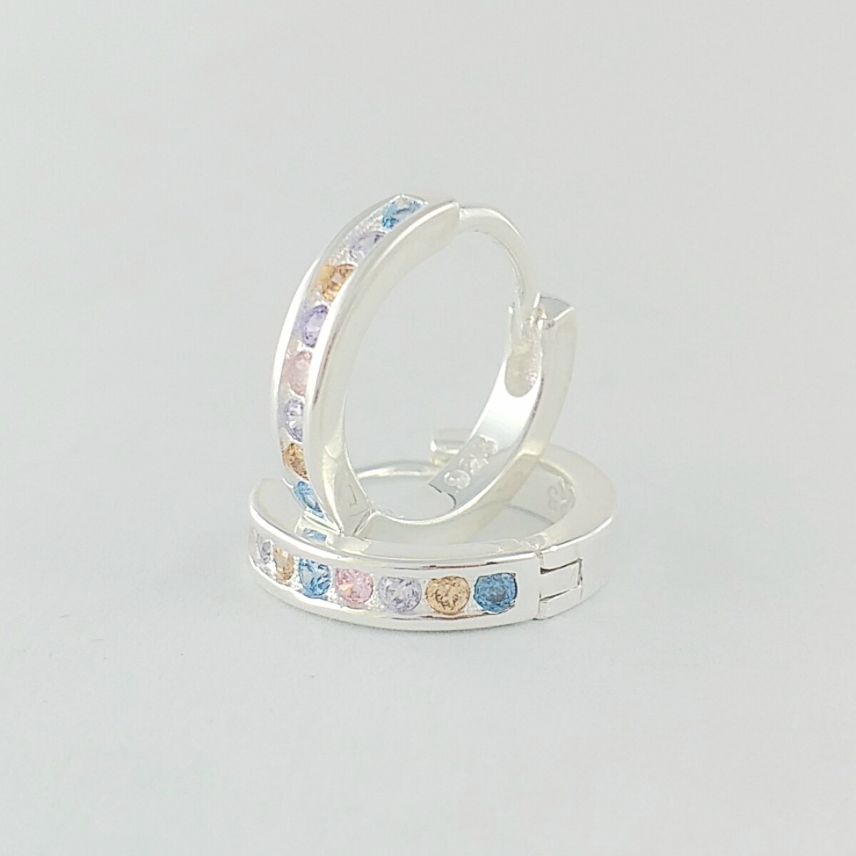 Aros de plata 925 con corconias de color. 