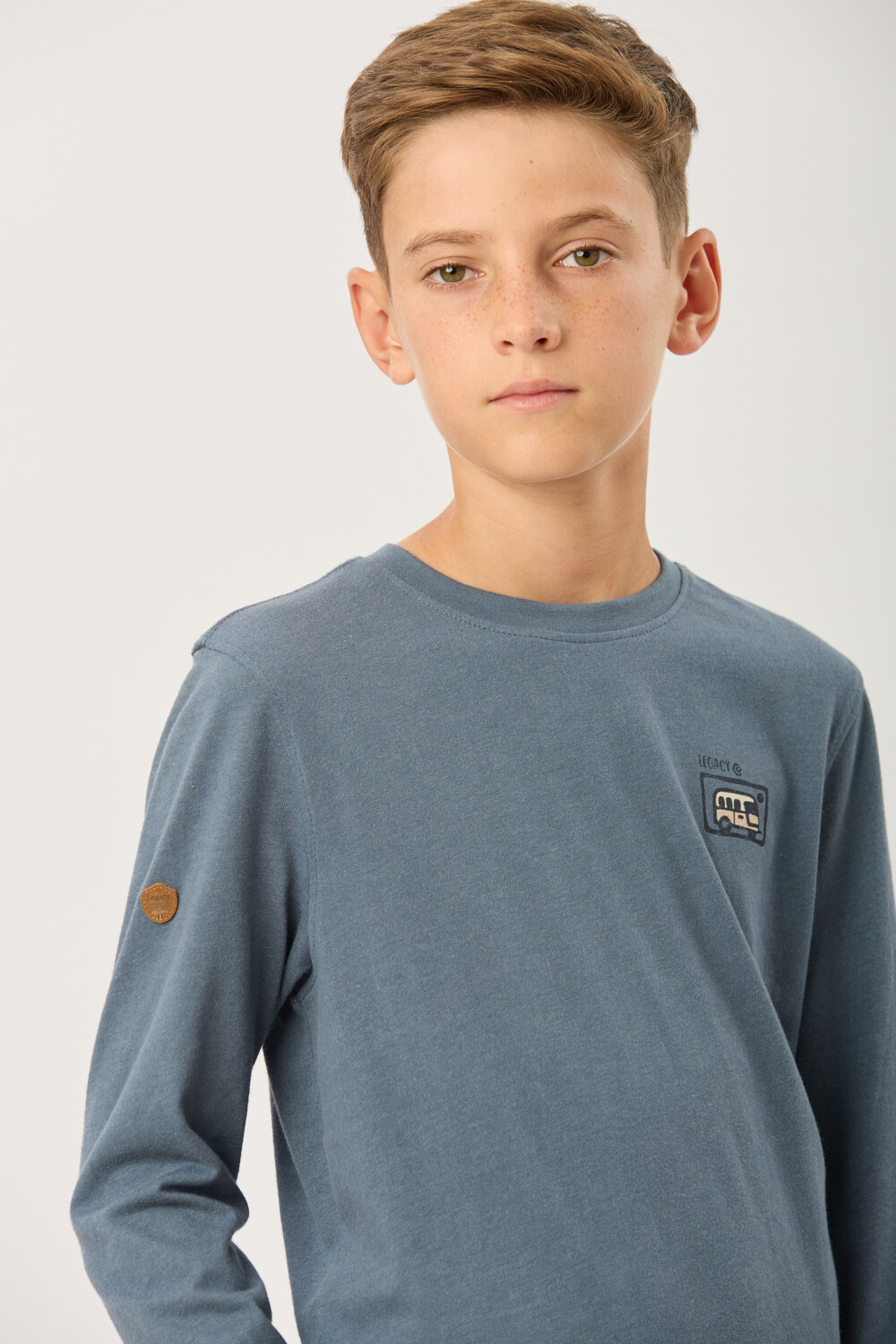 REMERA ESTAMPADA Piedra