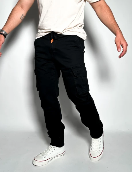 Pantalón cargo con puño León Negro