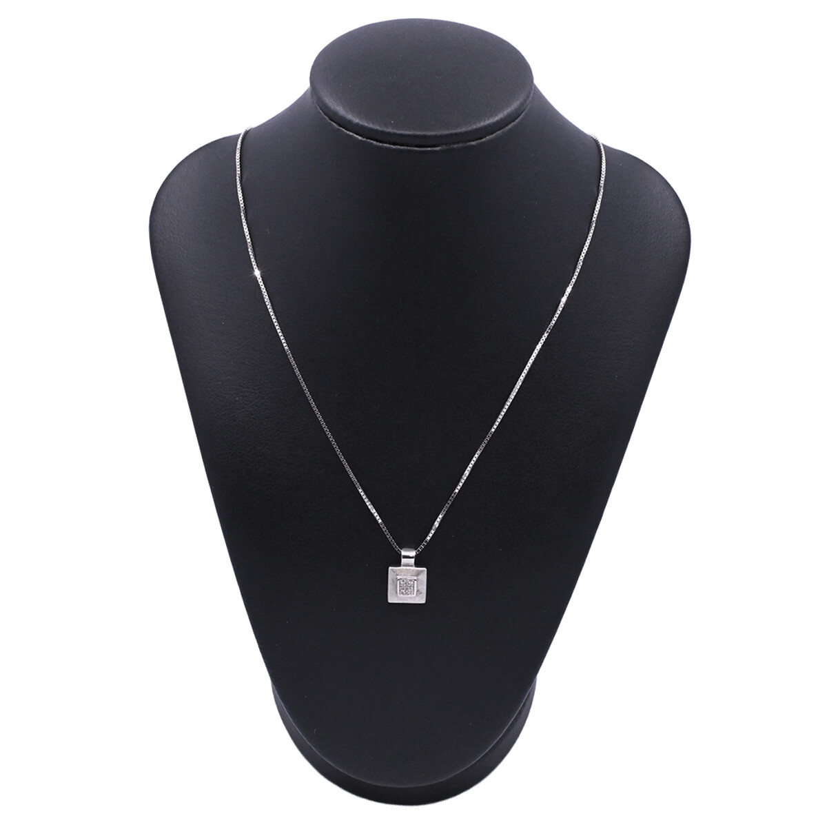 Dije oro 18k y brillantes. 