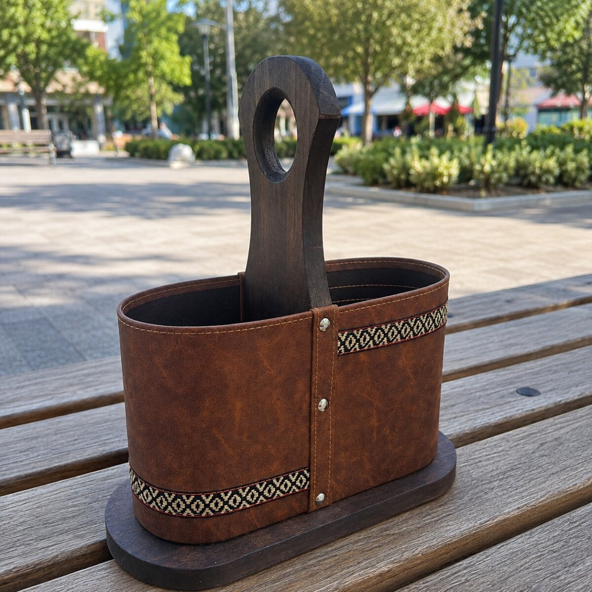 Matera de Auto con Base de Madera y Porta Celular - Marron Doble Pampa 