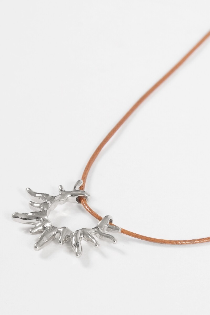 Collar cordón dije sol plateado