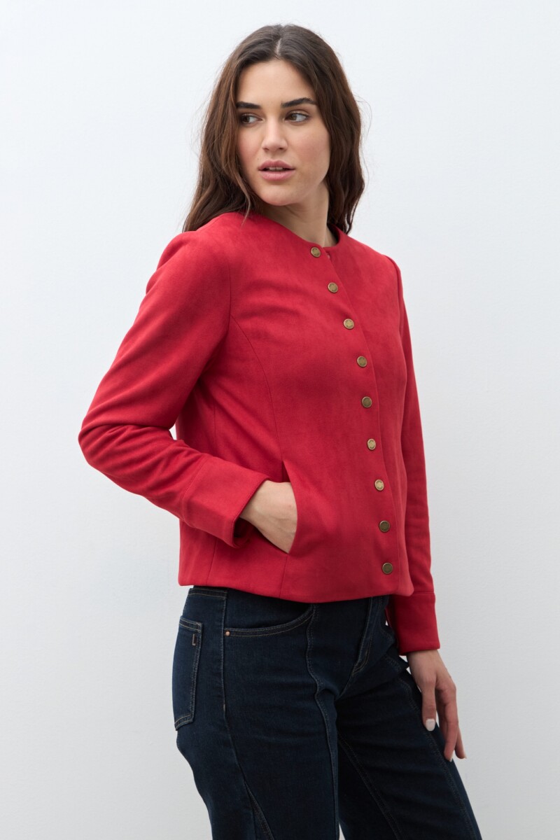 Chaqueta simil gamuza con botones metálicos rojo