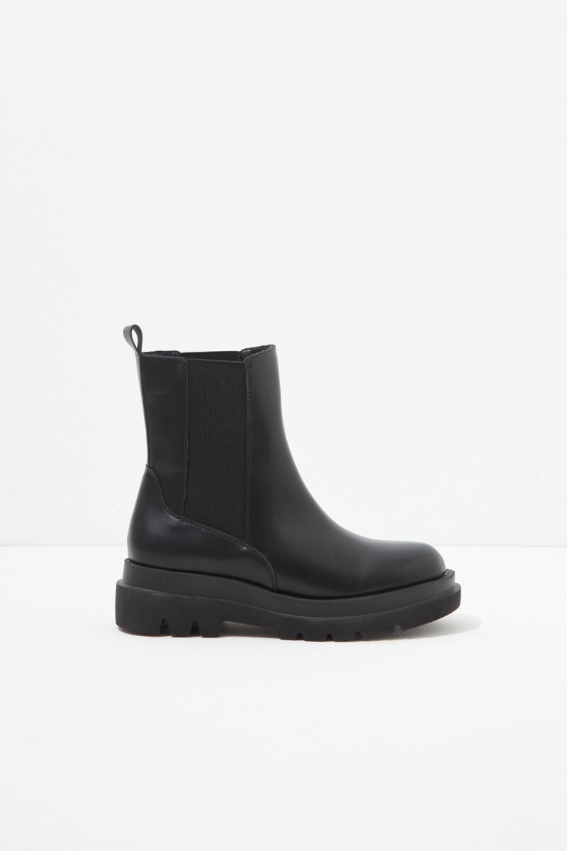 Bota con elástico negro