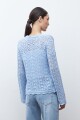 Sweater calado celeste