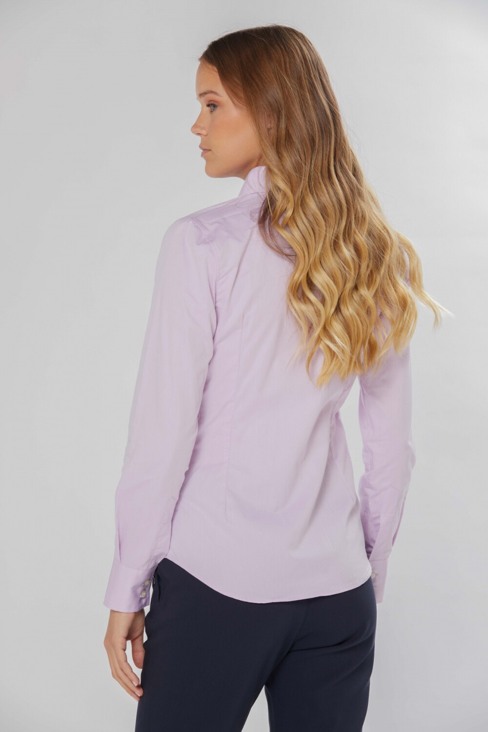 CAMISA LISA CON SPANDEX Lila