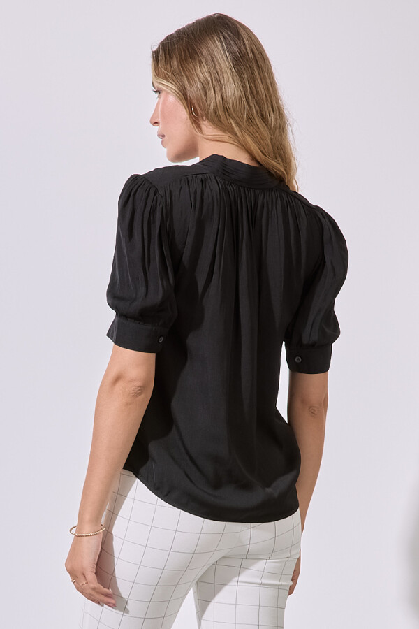 Blusa Saten Botones NEGRO