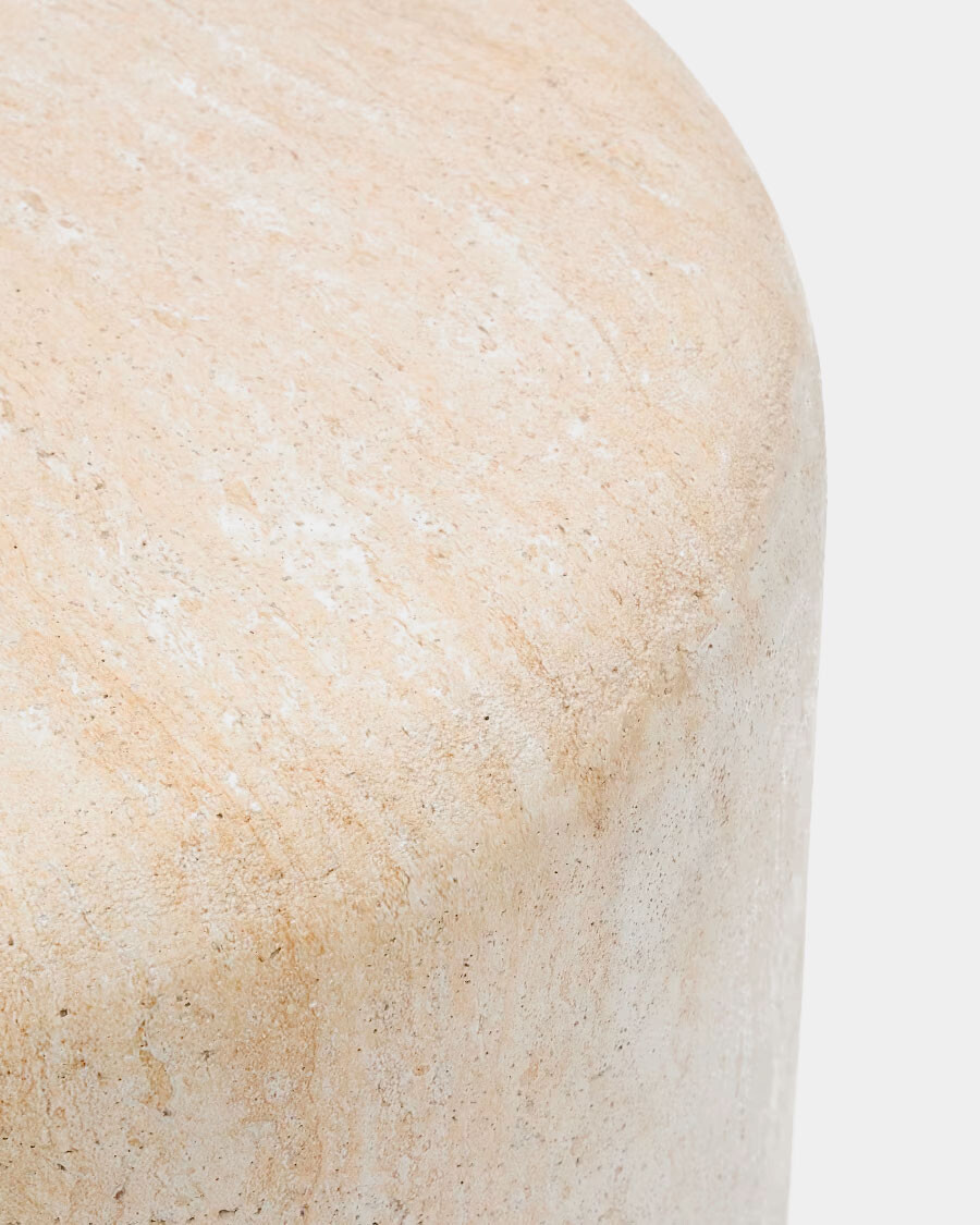 Mesa auxiliar Drasi de cemento con acabado efecto travertino Ø60 cm Mesa auxiliar Drasi de cemento con acabado efecto travertino Ø60 cm