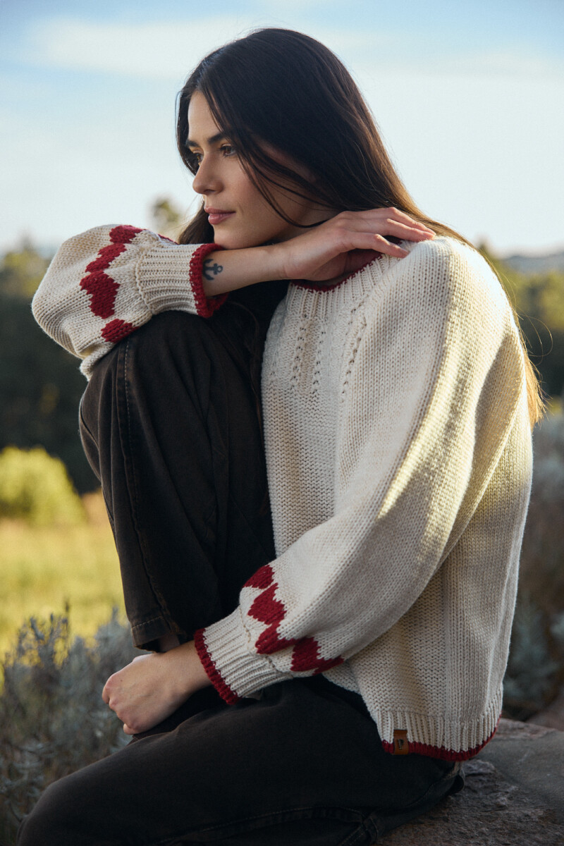Sweater Hearts Crudo