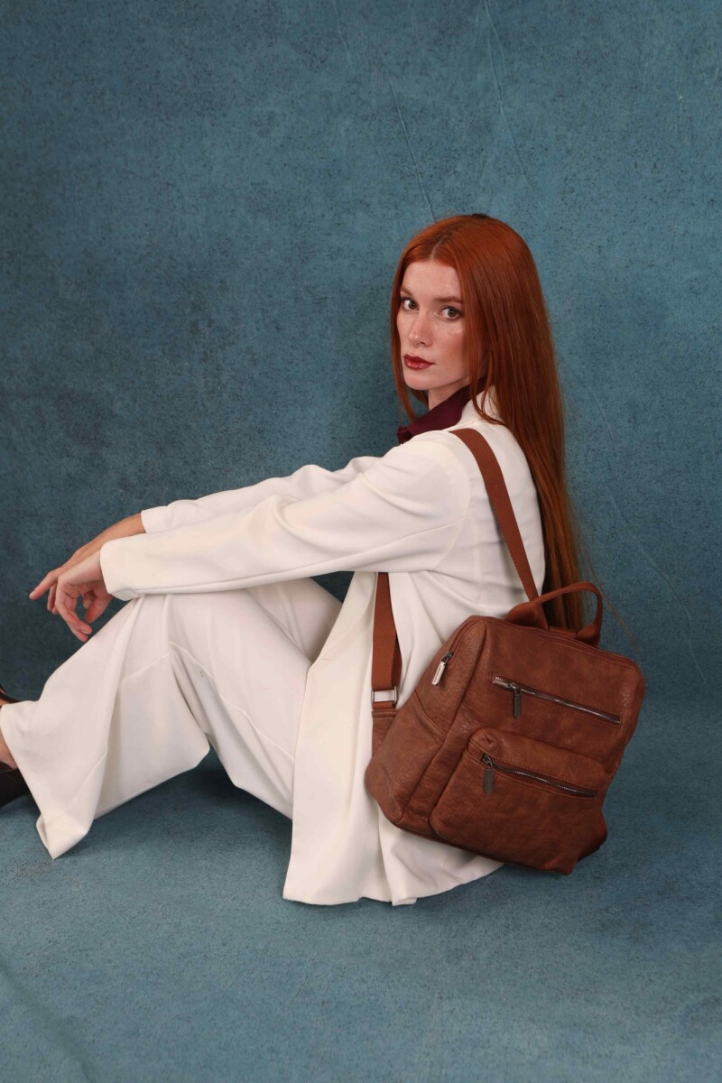 MOCHILA CLAVEL - HABANO 