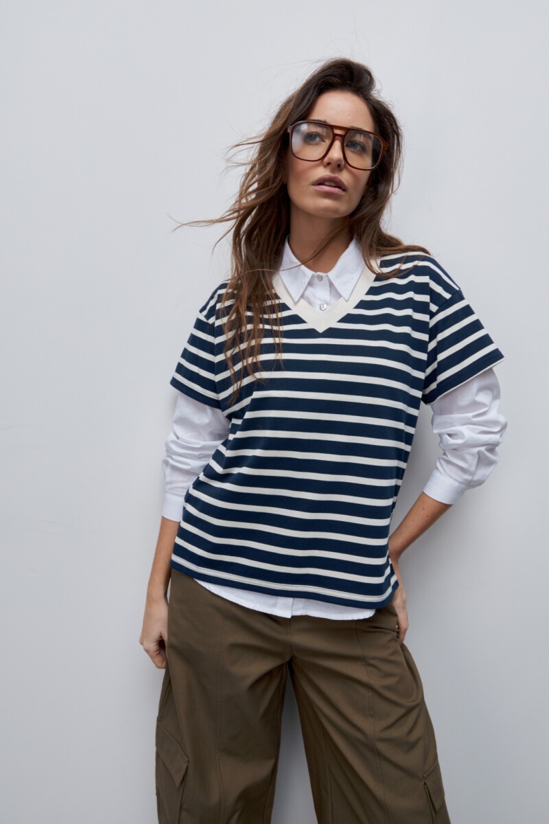 REMERA MAIKA Azul Marino