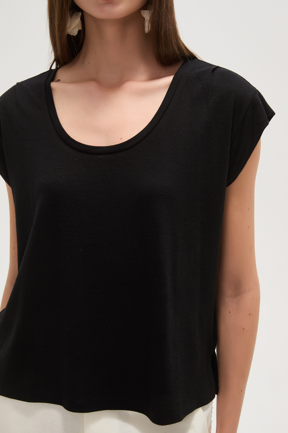 Remera Ailana Negro