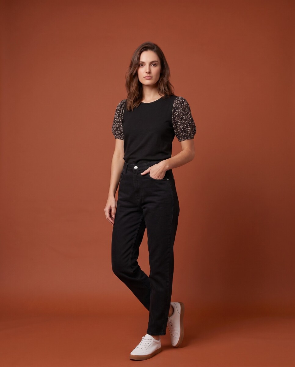 Remera Fiorella. 