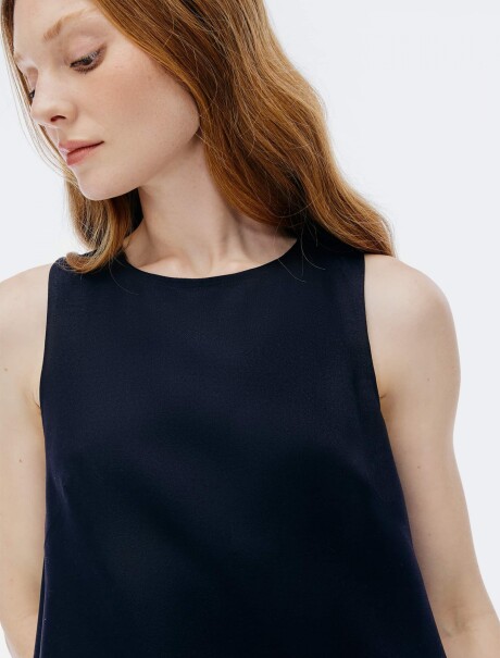 VESTIDO CORTO SIN MANGAS NEGRO