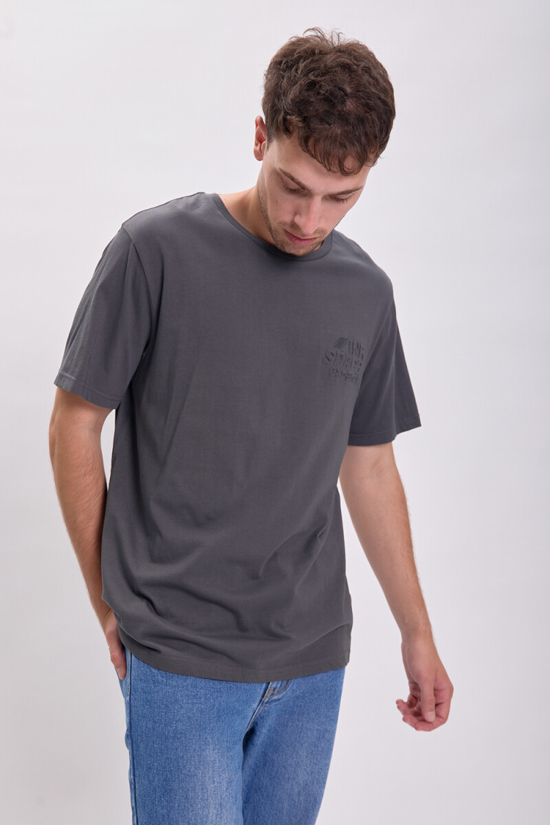 Remera estampa Space Gris Oscuro