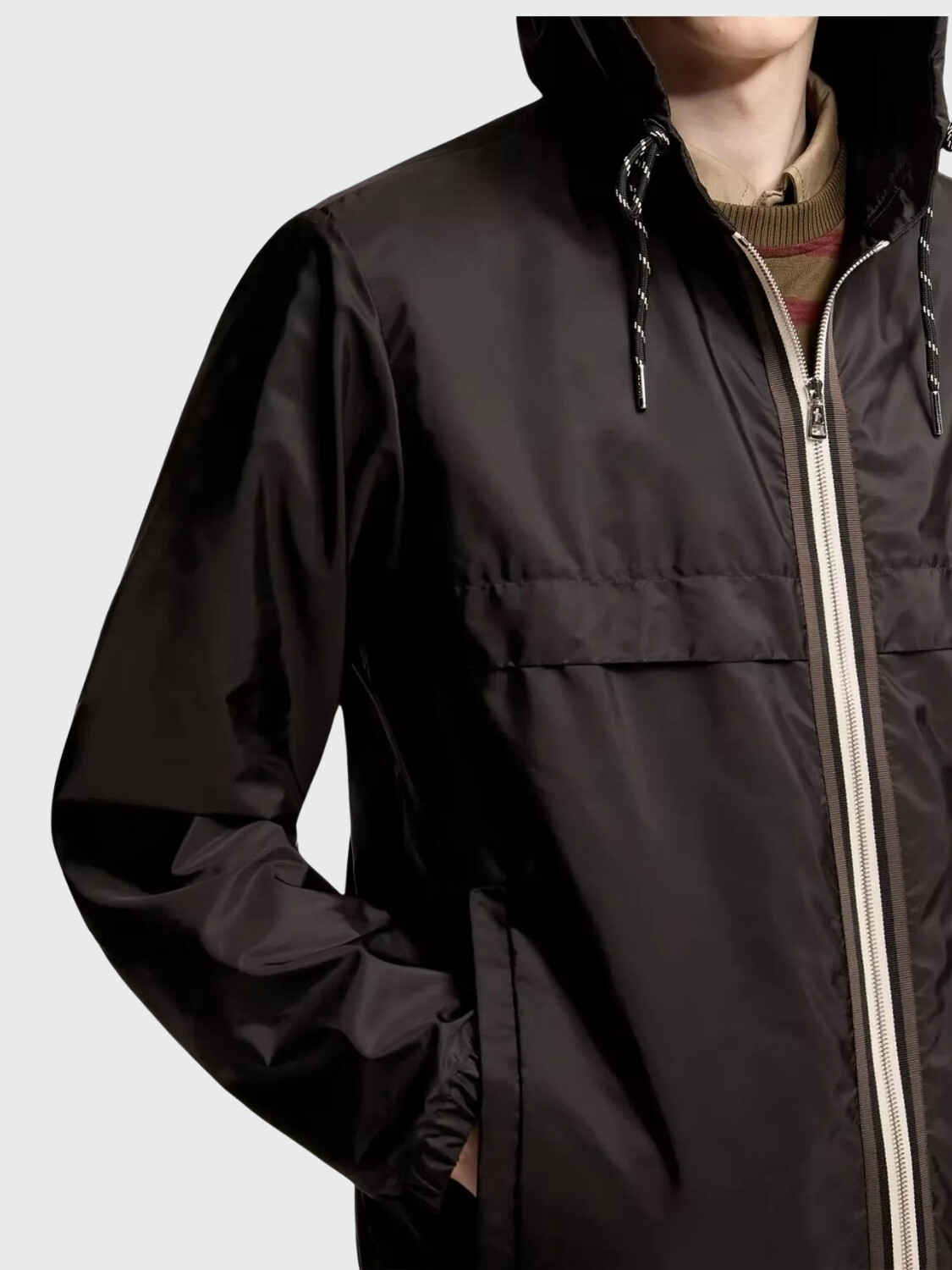 MONCLER - Campera con Capucha Nidge Negro