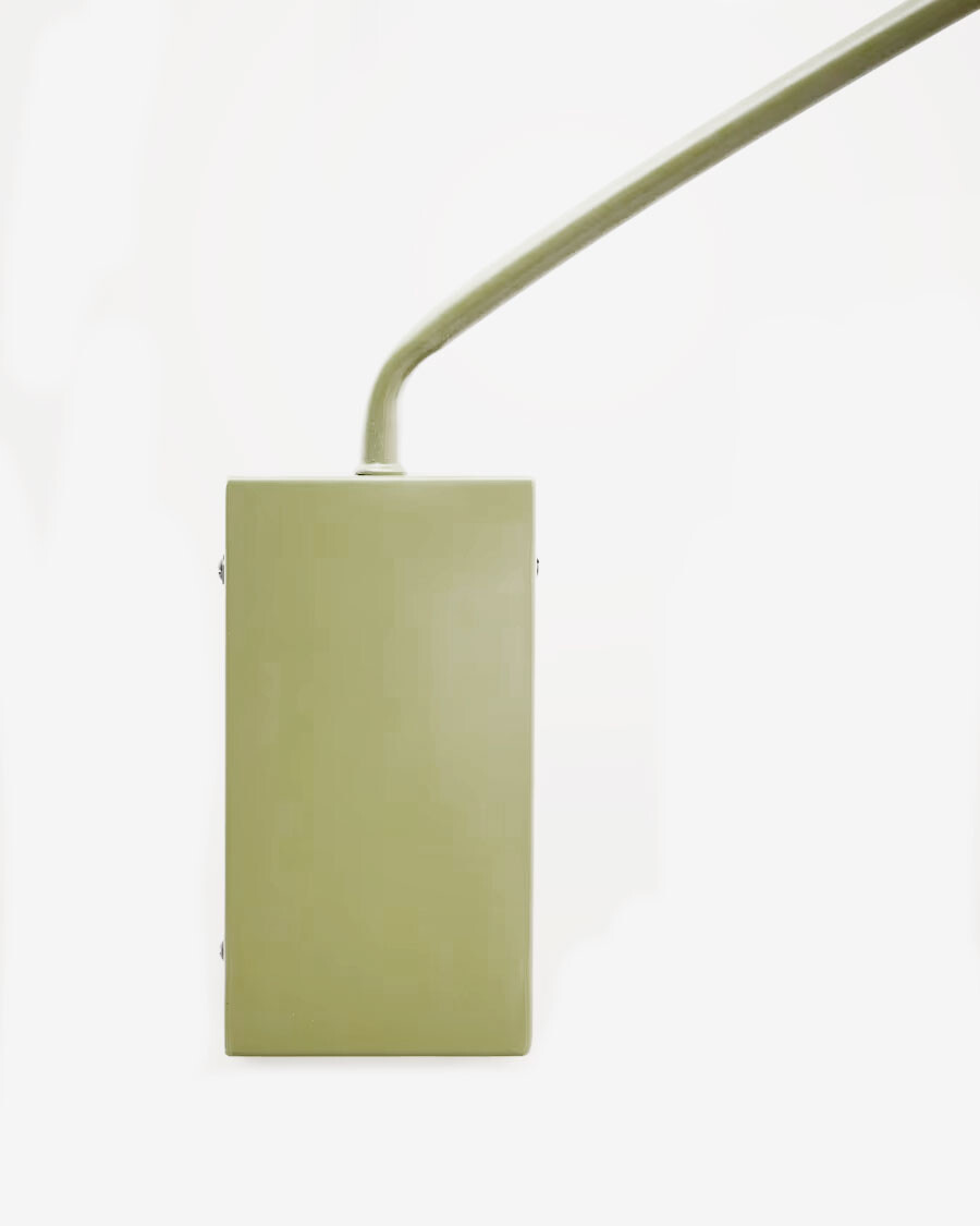Aplique Kally de metal con acabado pintado verde