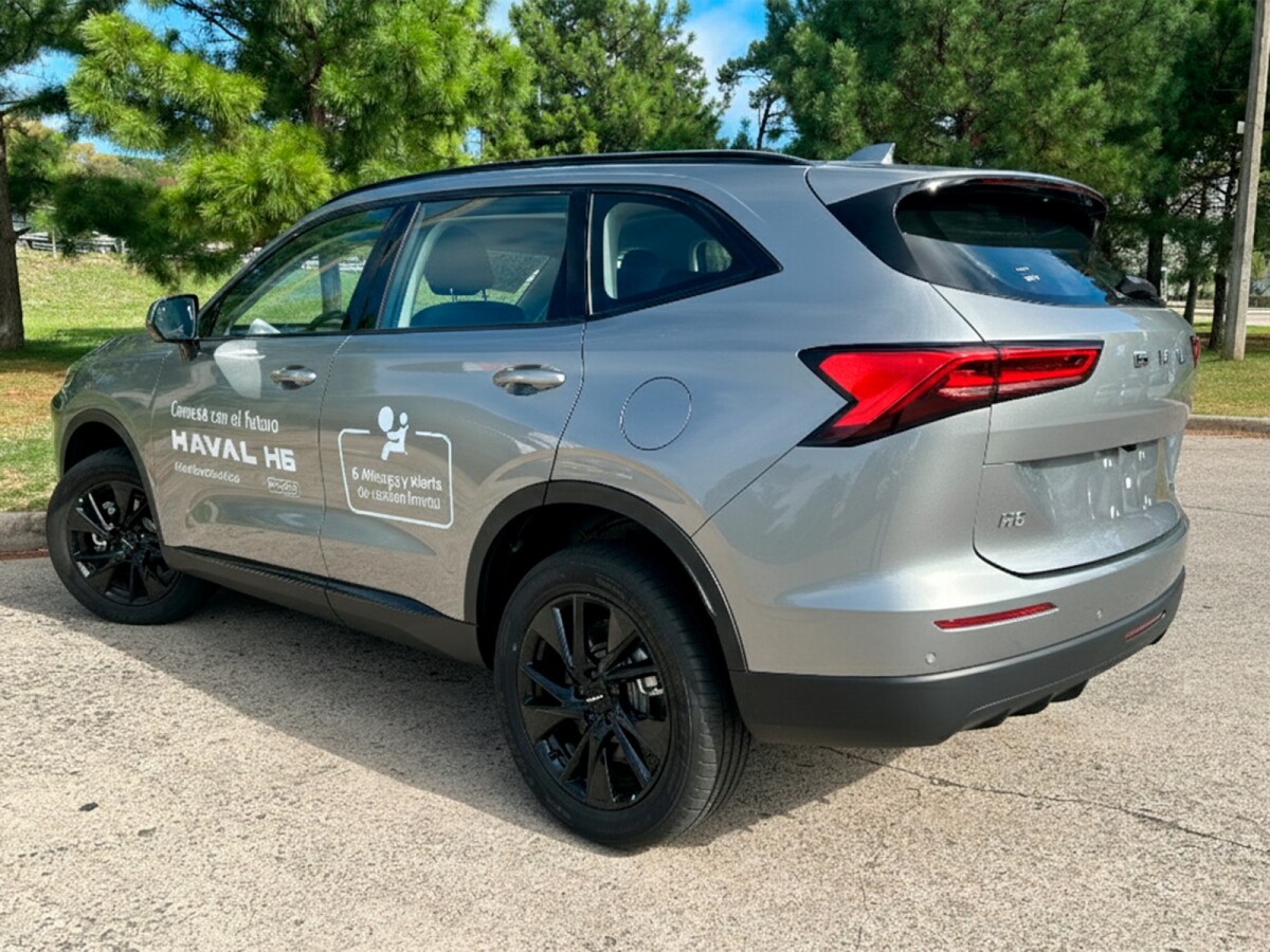 Haval H6 PHEV 4WD 2026 0KM | Permuta / Financia Haval H6 PHEV 4WD 2026 0KM | Permuta / Financia