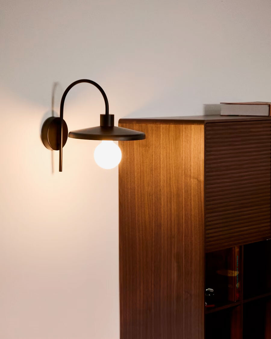 Aplique de pared Nuvira de acero negro satinado