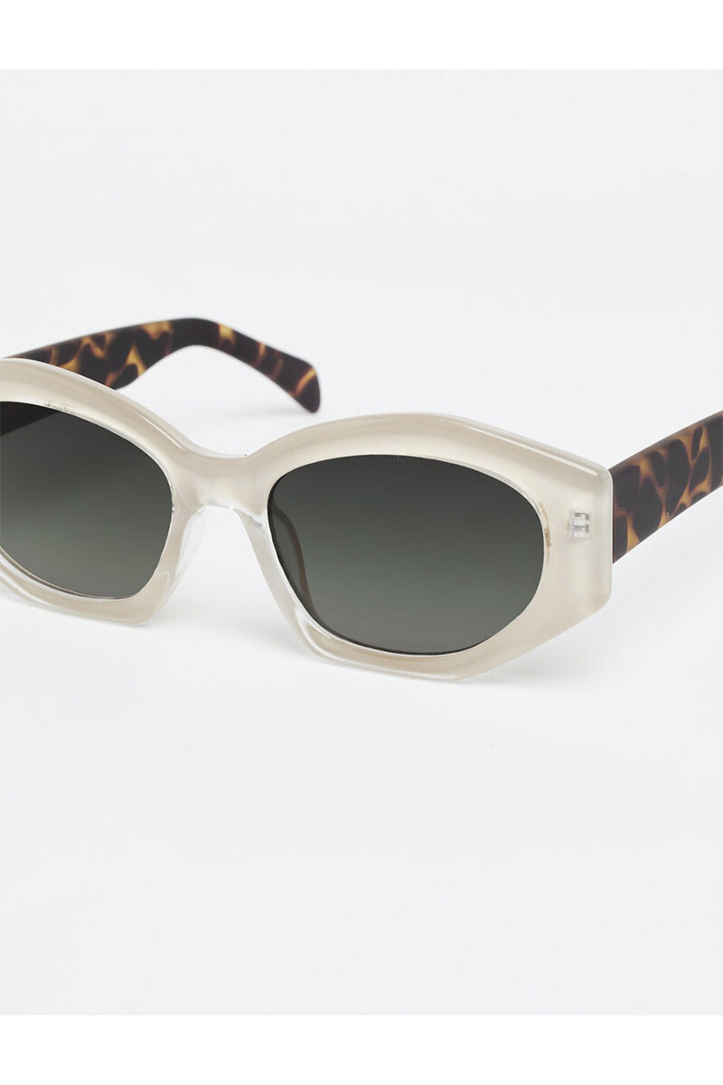 Lentes Tiwi Colette Shiny Beige With Green Gardient Lenses