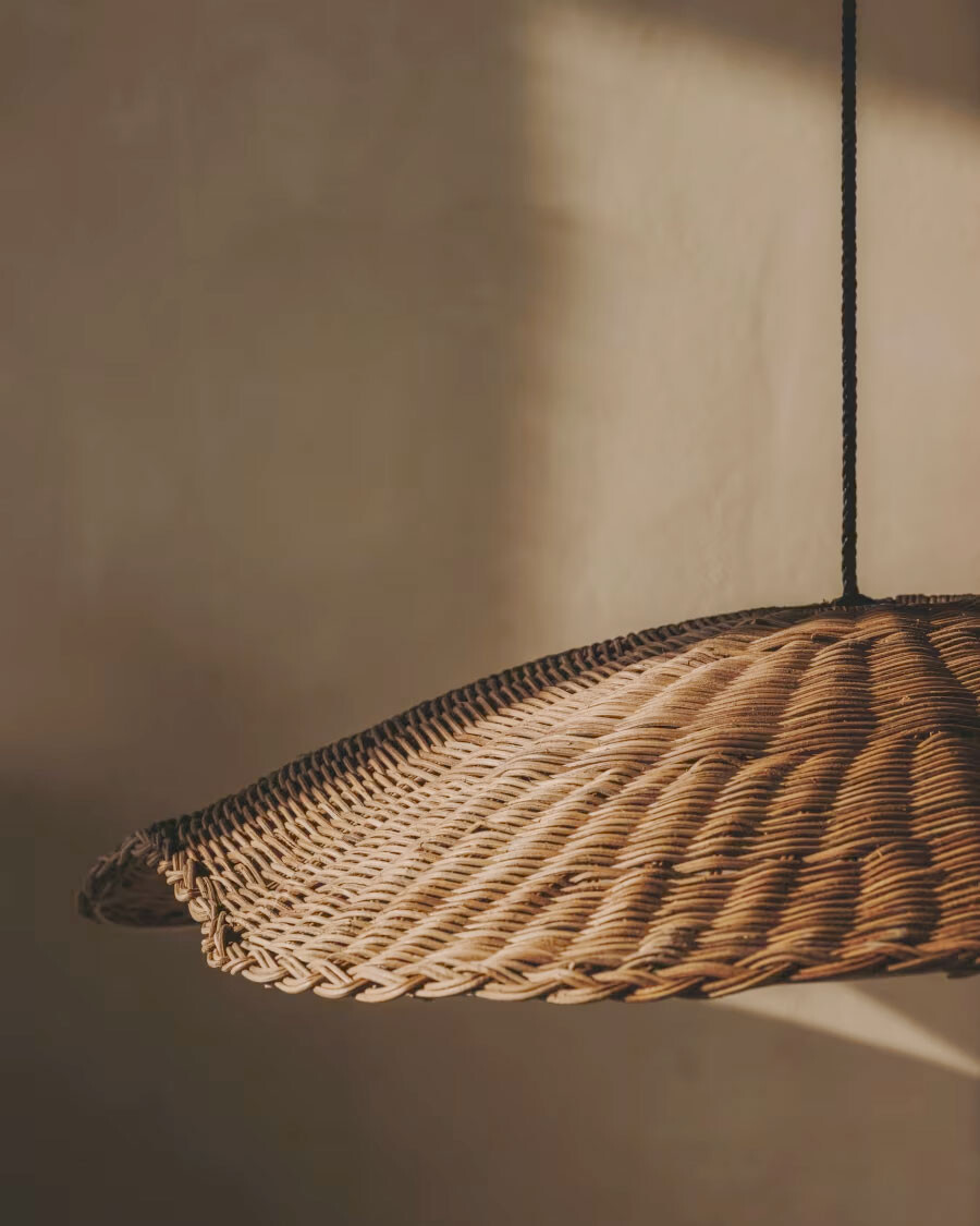 Pantalla para lámpara de techo Bisbal de ratán con acabado natural Ø 80 cm Pantalla para lámpara de techo Bisbal de ratán con acabado natural Ø 80 cm