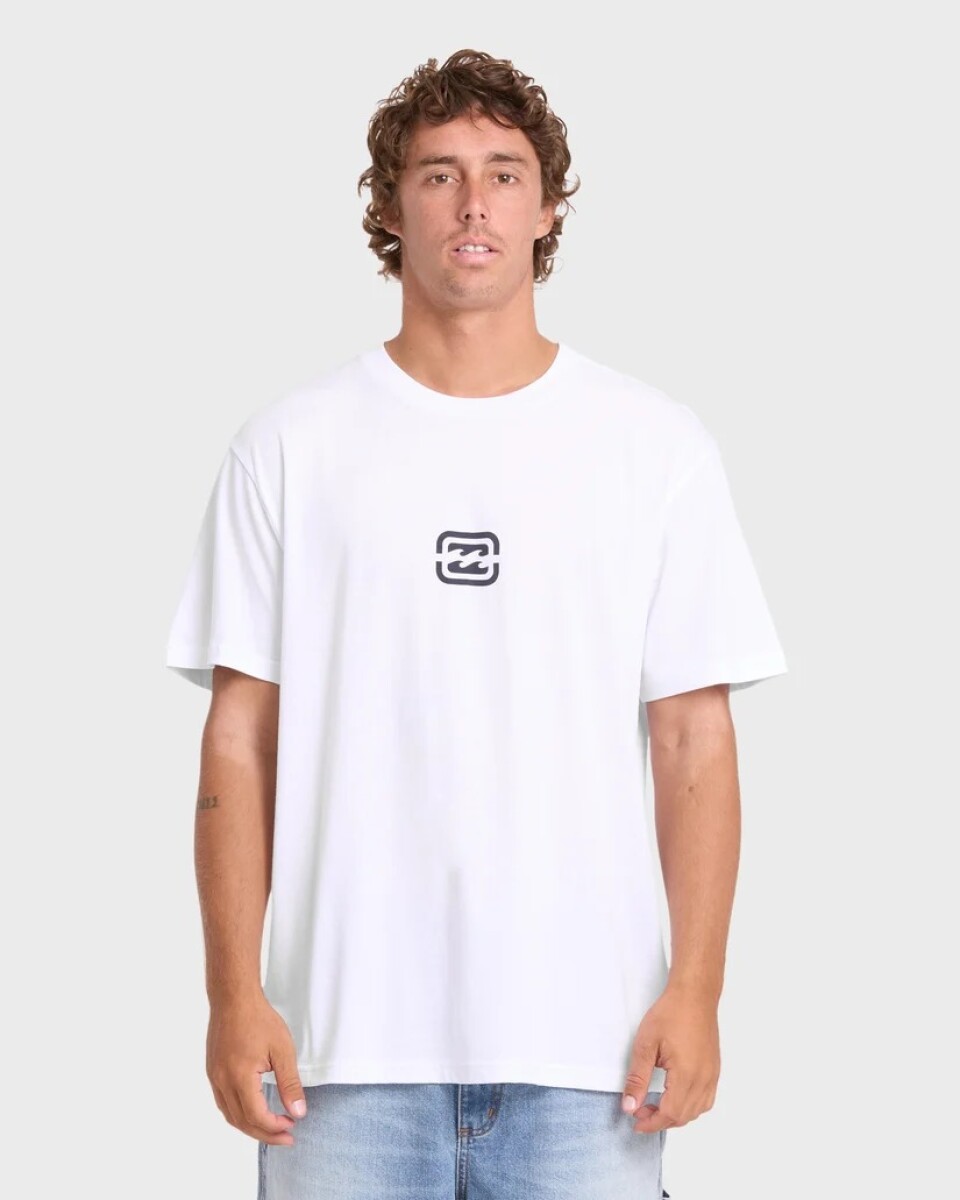 REMERA MAINSTAY PREMIUM SS 