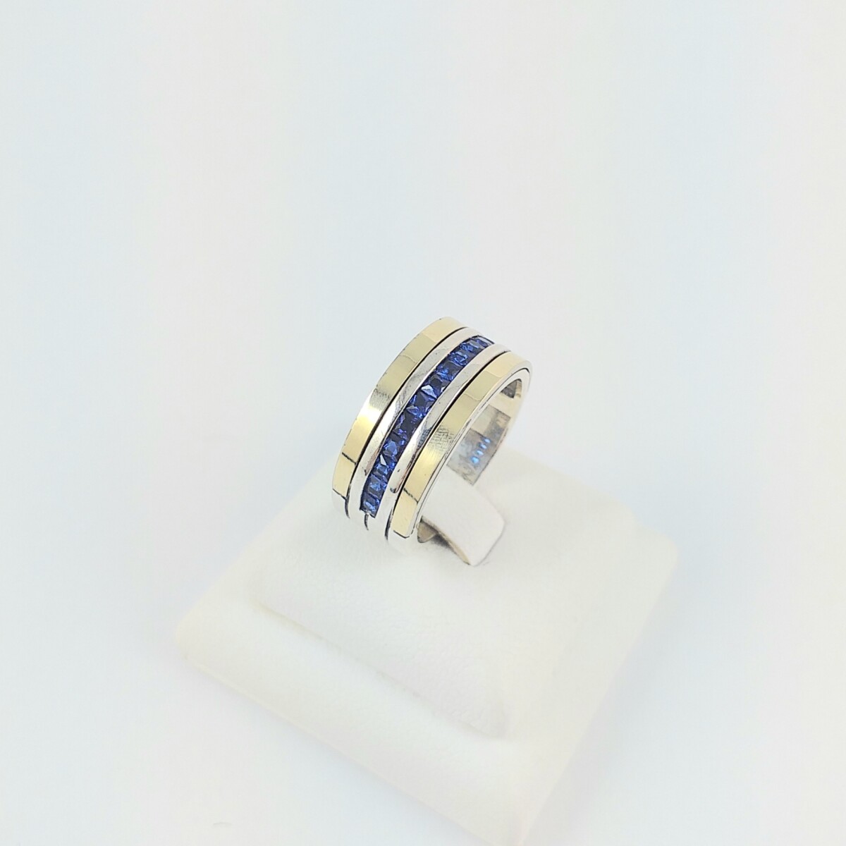 Anillo de plata 925 con detalles en double de oro 18Ktes, con circonias incrustadas azules, ancho 9mm, diámetro interno 18mm #15 