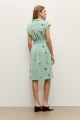 Vestido rayado con bordado verde