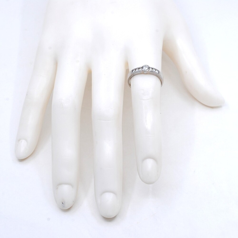 Anillo en oro 18k blanco y brillantes Anillo en oro 18k blanco y brillantes