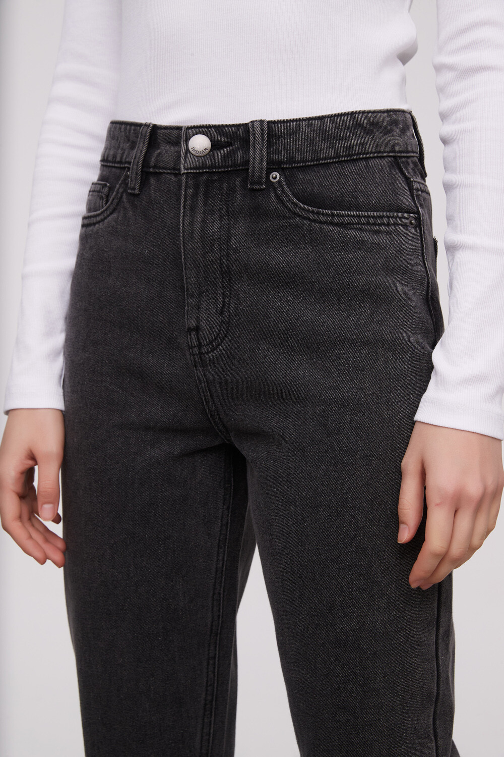 Pantalon Vacareli Gris Oscuro