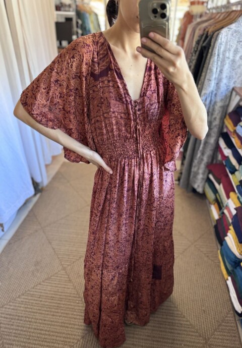 Vestido kiilpan seda Tonos rojos y rosas