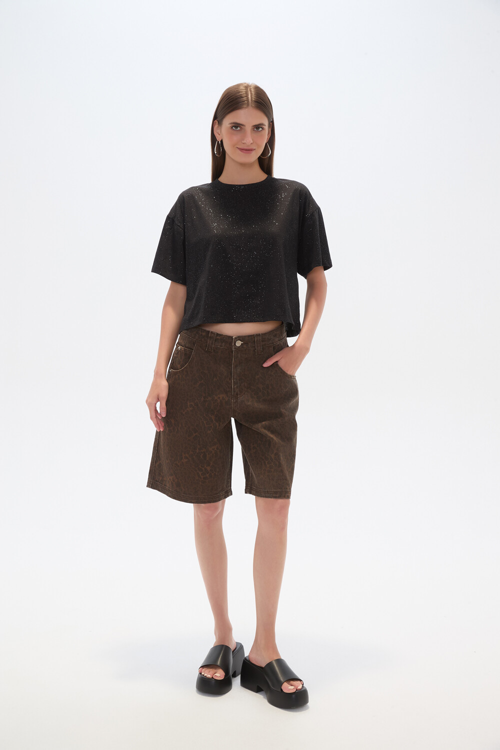 Remera Eniemo Negro