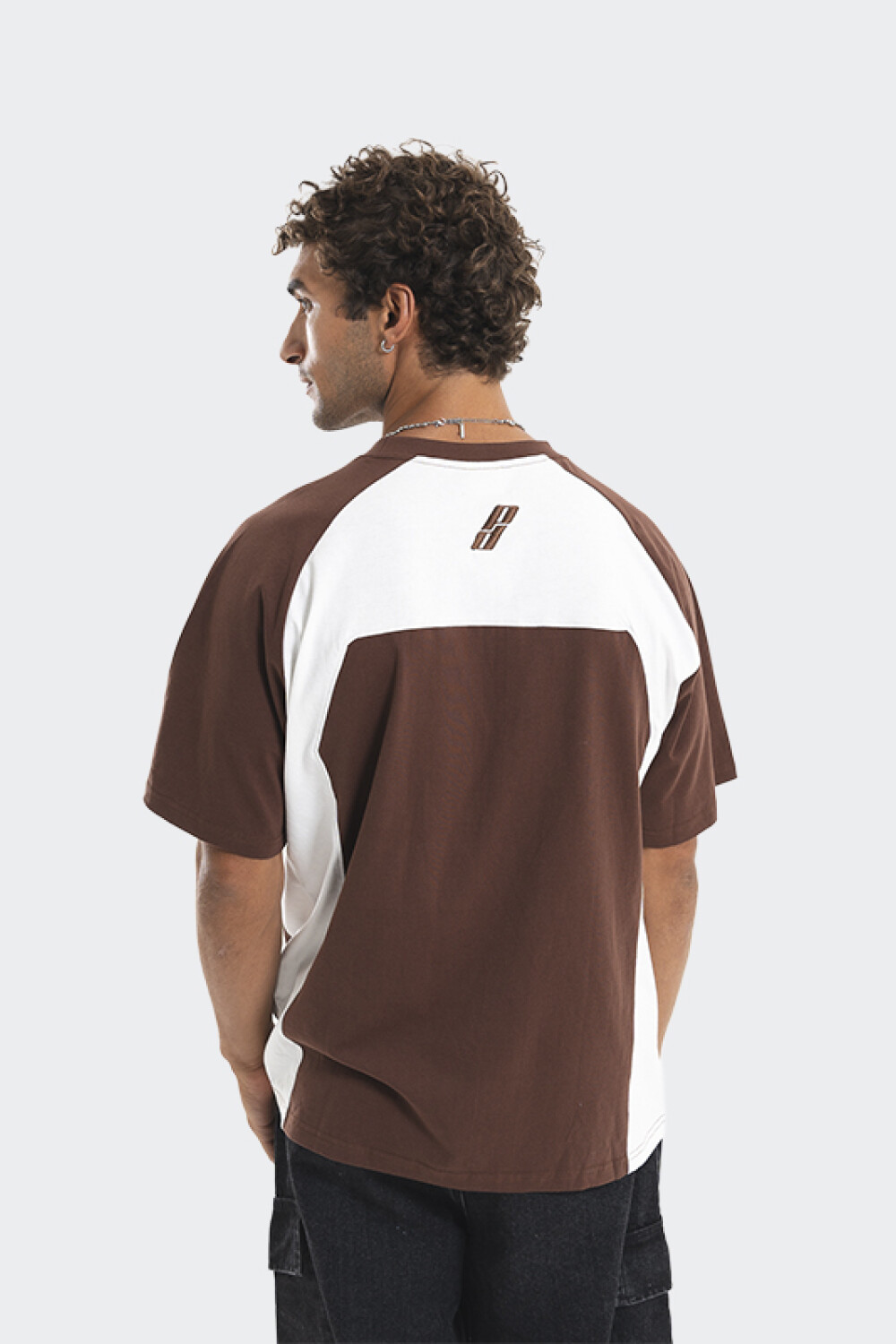 Remera Pulau Studios Marron