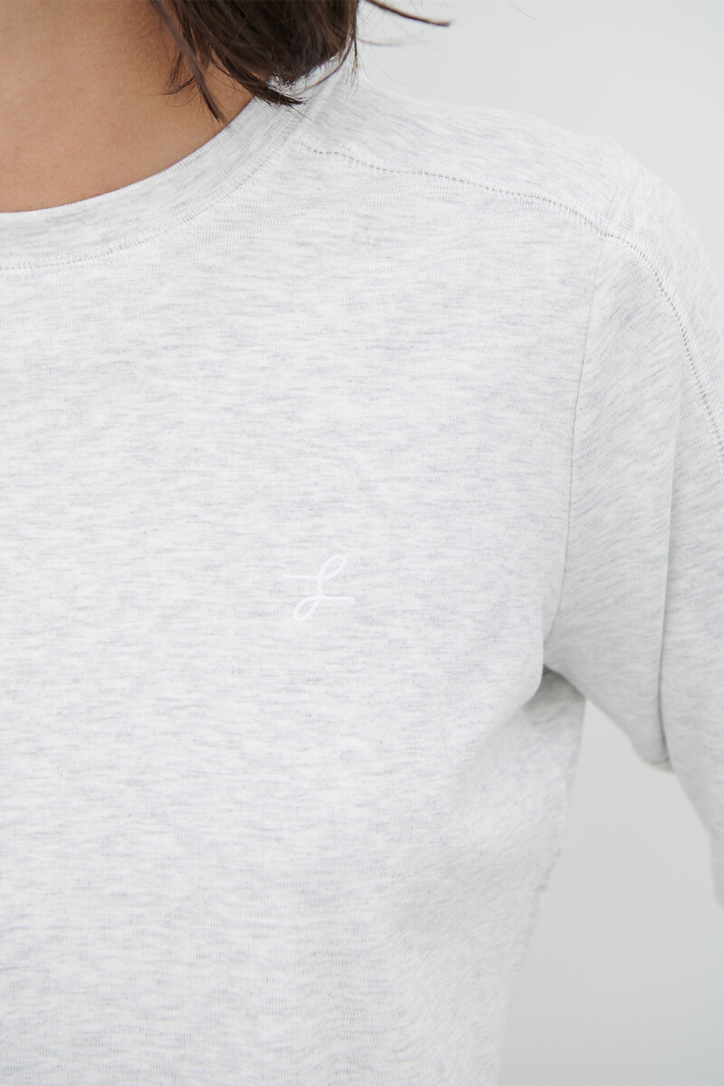 REMERA GLACIAR GRIS