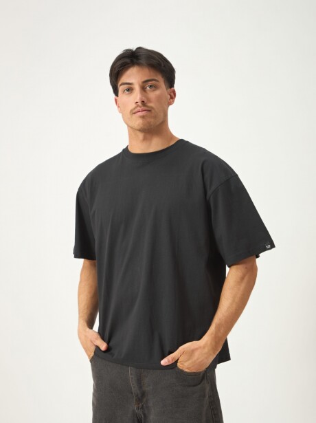 REMERA BORA NEGRO
