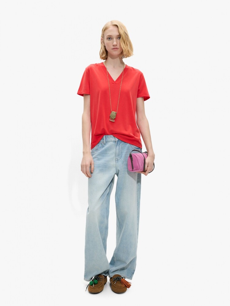 Camiseta Básica Cuello Pico rojo