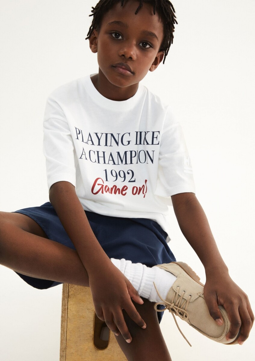 CAMISETA INFANTIL OVERSIZE ESTAMPADA - BLANCO 