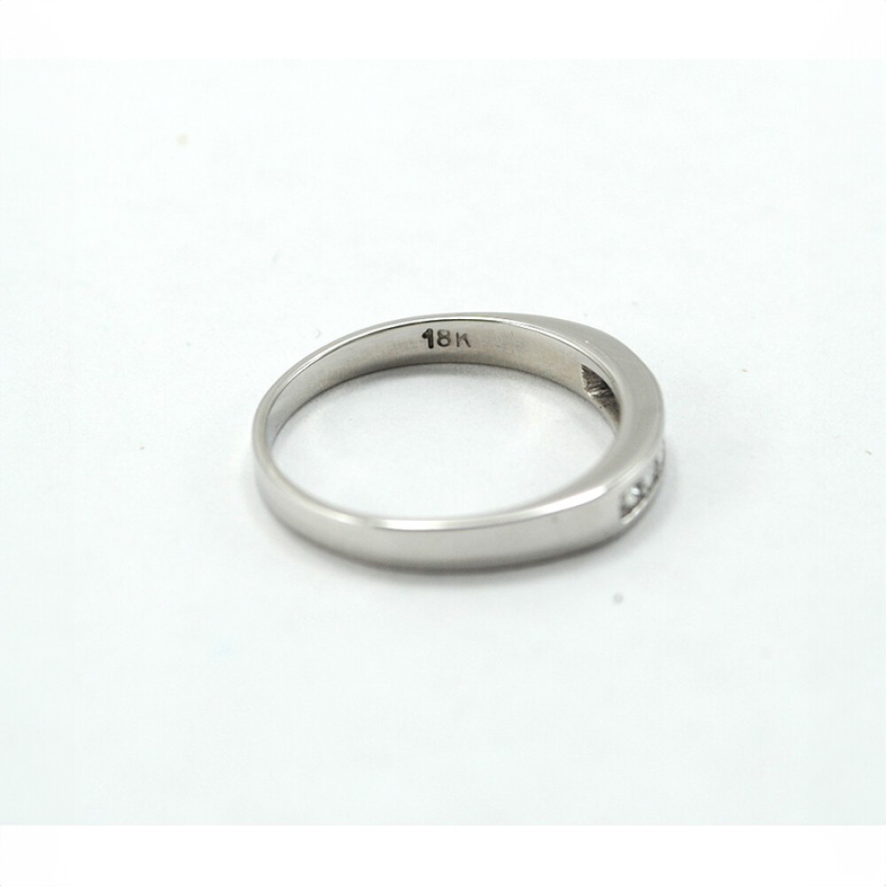 Anillo Oro 18K Blanco Y 7 Brillantes Corte Princesa Anillo Oro 18K Blanco Y 7 Brillantes Corte Princesa