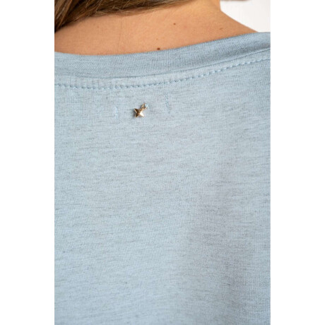 Remera Celeste