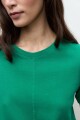 Remera con pespuntes verde