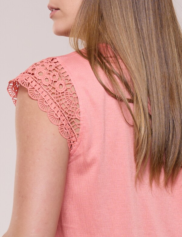 Remera Manga Crochet CORAL