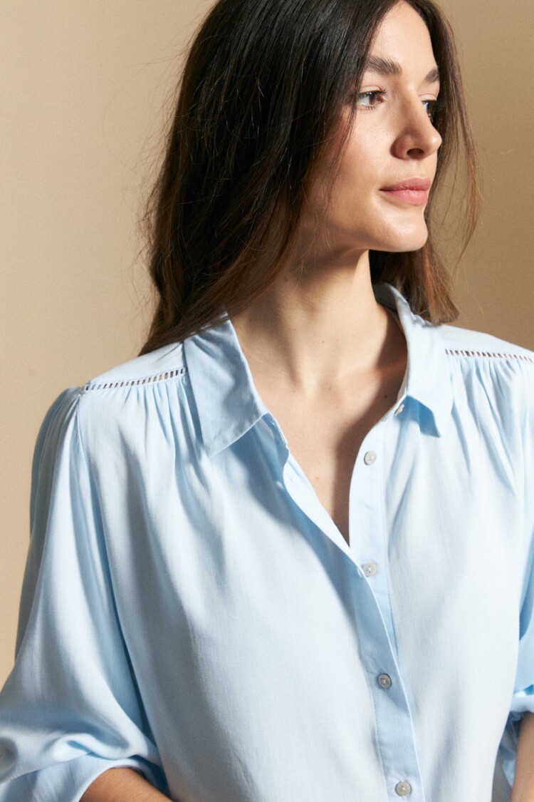 CAMISA IWA Celeste