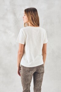 Remera Escote V Algodón Nácar