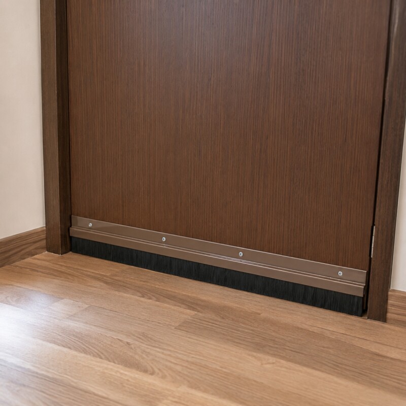 Zócalo de Aluminio con cepillo 80 cm MARRON