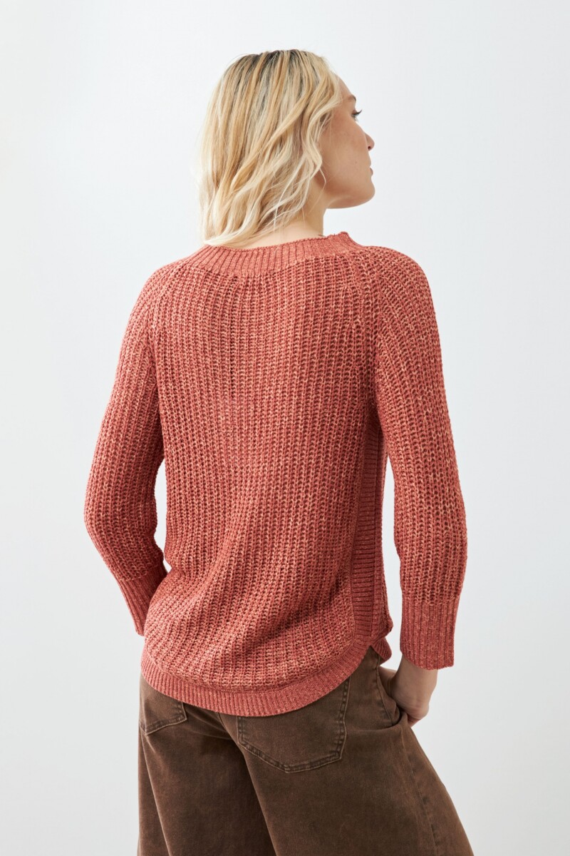 Sweater cinta con ruedo curvo lacre