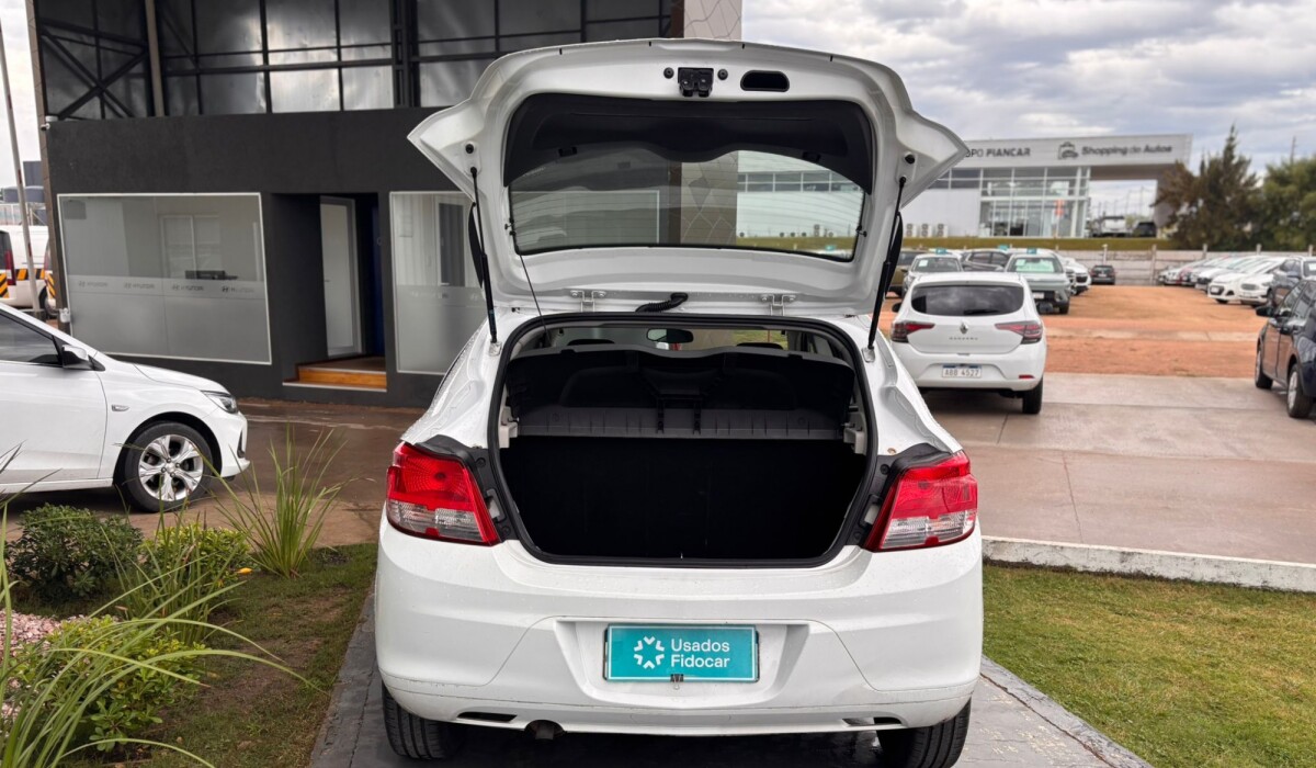 Chevrolet Onix Joy LT 1.0 - 2018 Chevrolet Onix Joy LT 1.0 - 2018